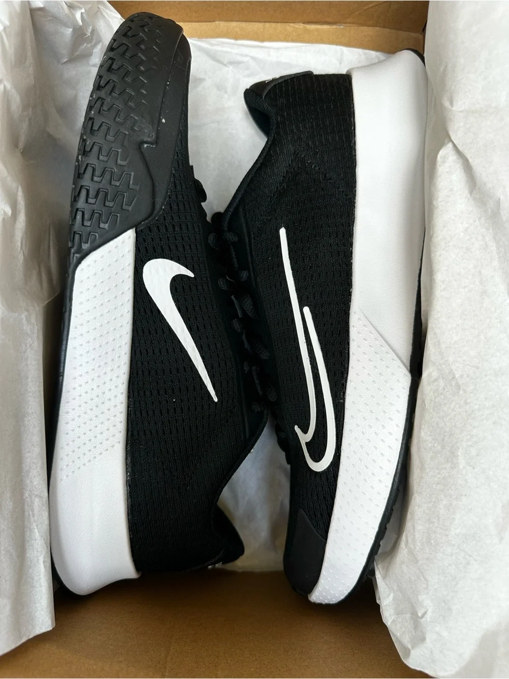 New in Box Nike Black and White Women's Vapor Lite 2 HC Athletic Shoes